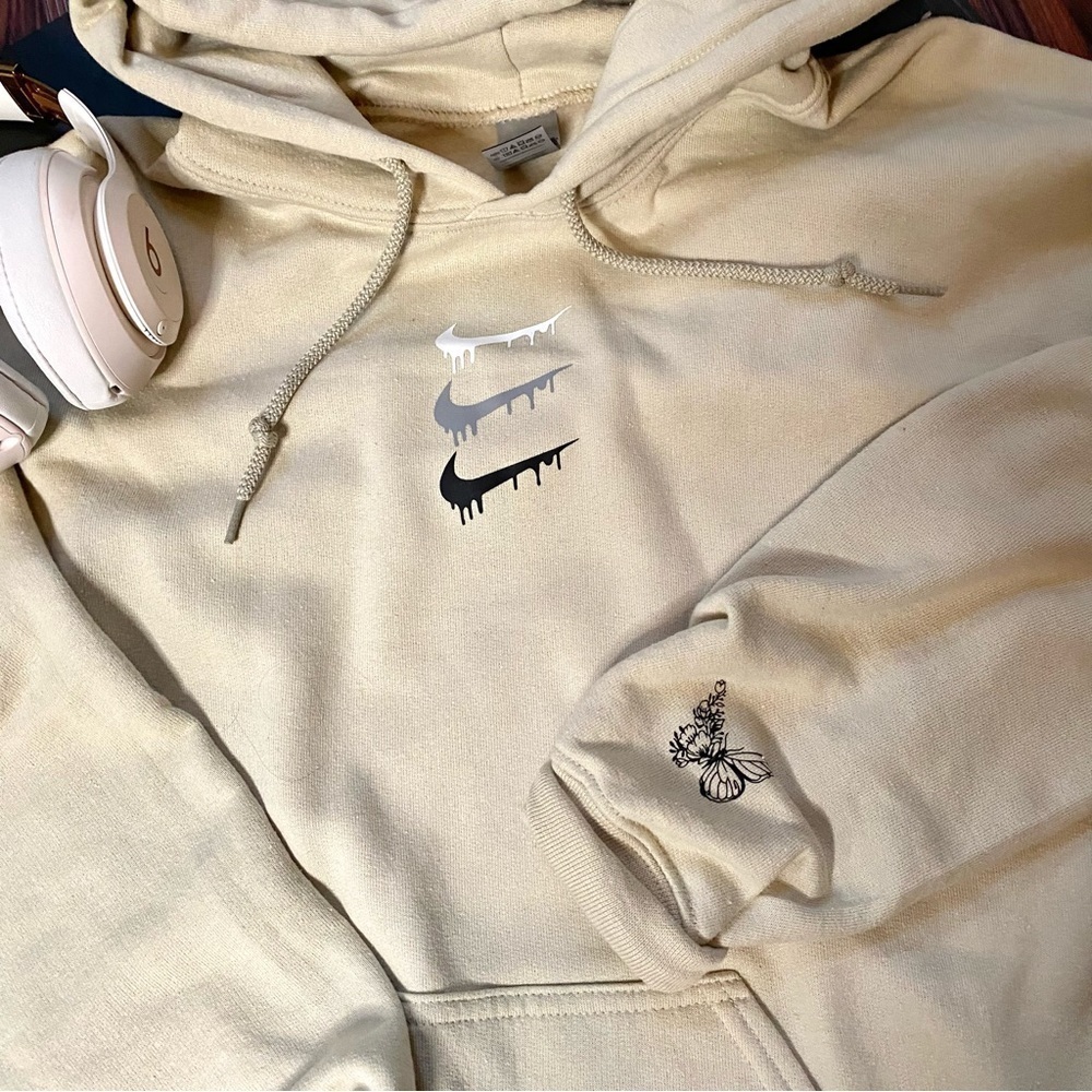 NIKE & Butterfly 🦋 vibe fun trendy hanga hoody sport sweatshirt w lounge vibe